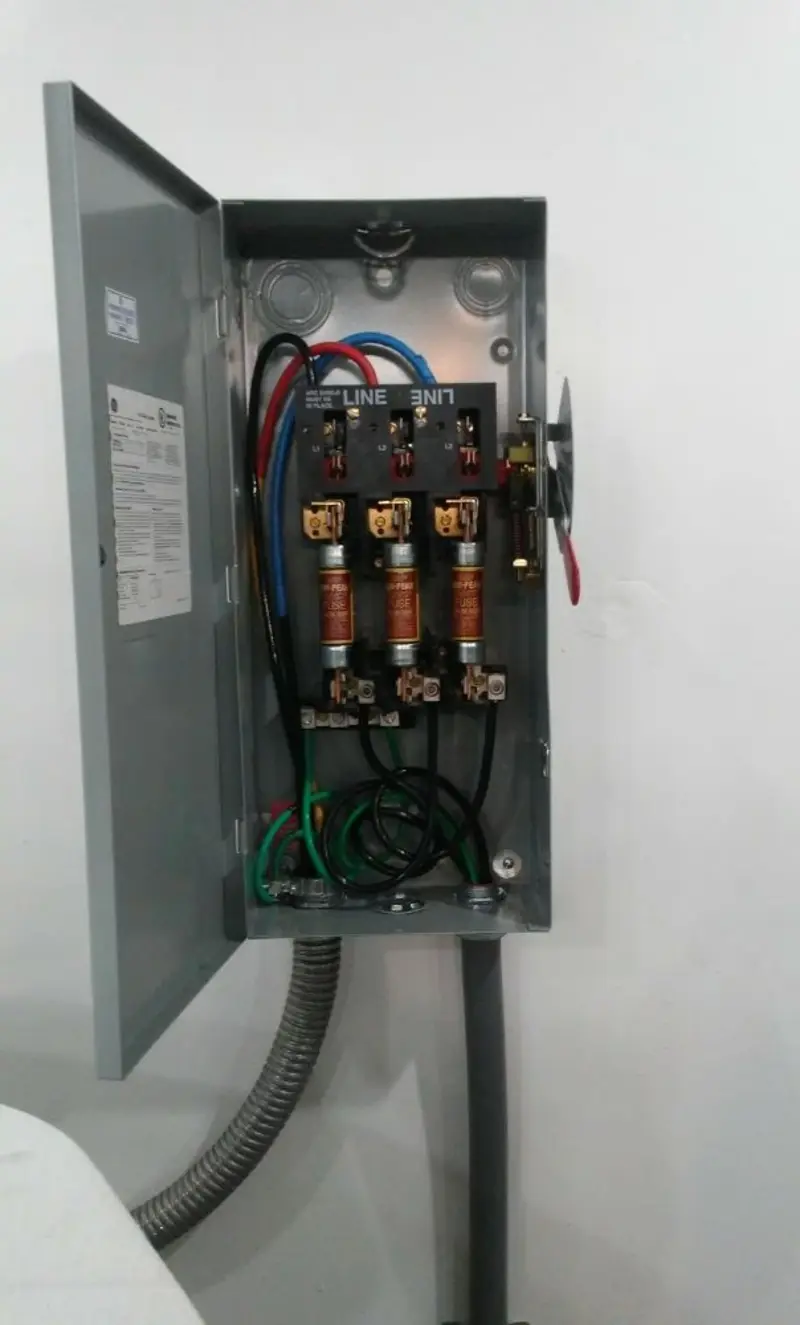 Three-phase disconnect switch installed for Electrical Wiring & Rewiring in Avenal